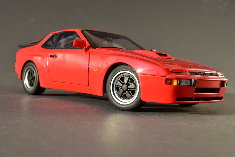 Illustration for article titled Teutonic Tuesday: AUTOart Porsche 924 Carrera GT